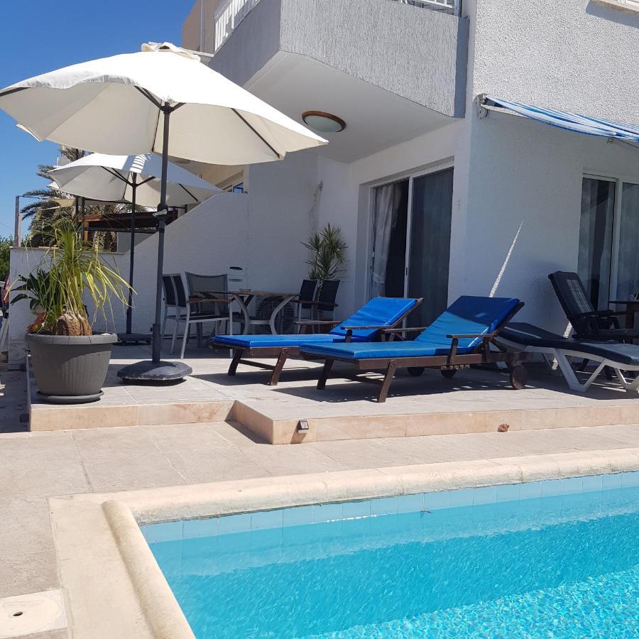 Peaceful Townhouse With Private Pool Near The Sea Lägenhet Paphos Exteriör bild