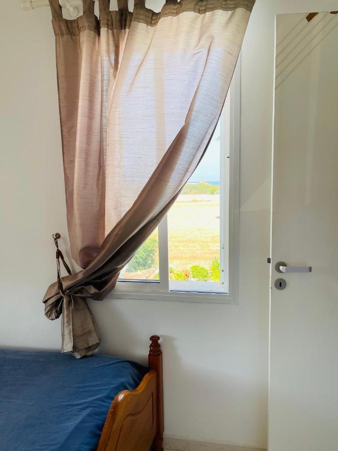 Peaceful Townhouse With Private Pool Near The Sea Lägenhet Paphos Exteriör bild