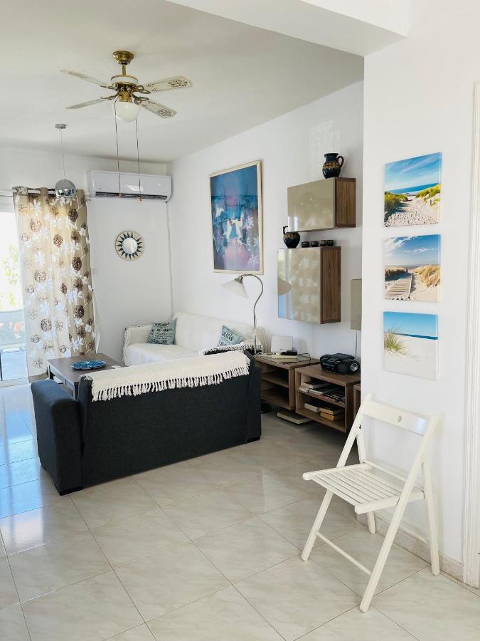 Peaceful Townhouse With Private Pool Near The Sea Lägenhet Paphos Exteriör bild